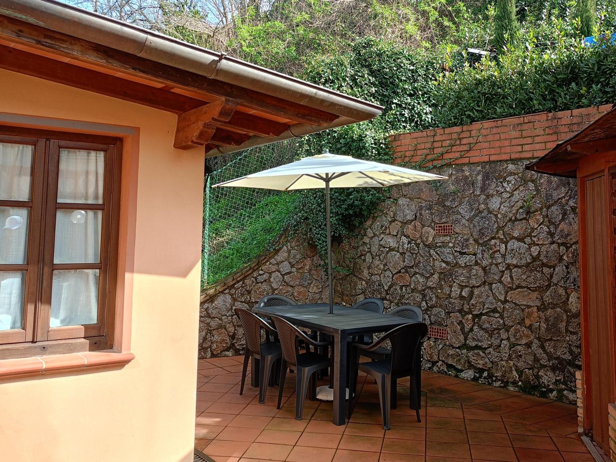 Per Chi Ama Mare E Montagna! Villa Камайоре Екстериор снимка